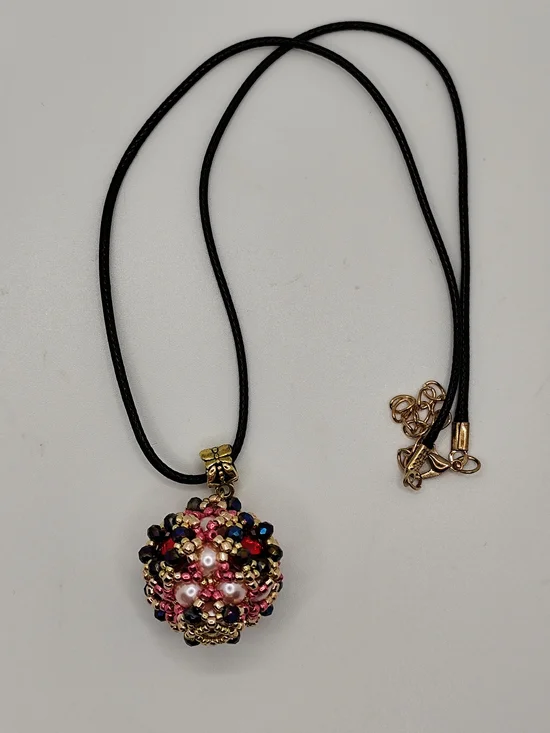 Handmade Pink and Gold Crystal Bead Pendant Necklace - Picture 2 of 8